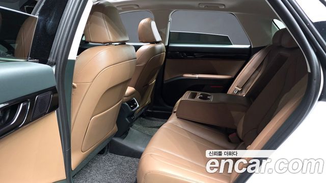 Hyundai Grandeur (GN7) 2,5 Gasoline 2WD Premium 2024 — фото 11