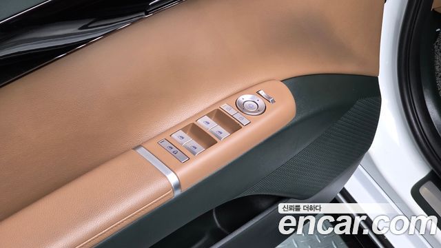 Hyundai Grandeur (GN7) 2,5 Gasoline 2WD Premium 2024 — фото 16