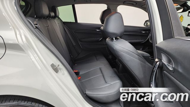 BMW 1 Series (F20) 118d Sport 5Door 2016 — фото 12