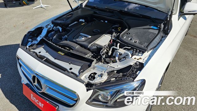 Mercedes-Benz E-Class (W213) E300 4MATIC Avnatgarde 2018 — фото 6