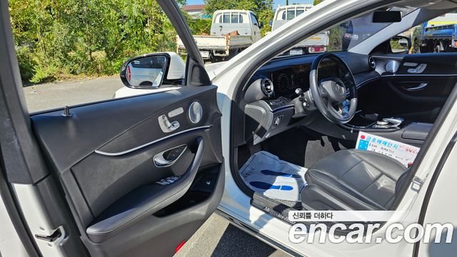 Mercedes-Benz E-Class (W213) E300 4MATIC Avnatgarde 2018 — фото 10
