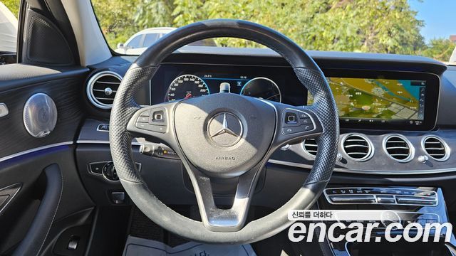 Mercedes-Benz E-Class (W213) E300 4MATIC Avnatgarde 2018 — фото 13