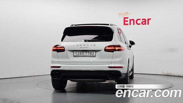 Porsche Cayenne 3.0 Diesel Platium Edition 958 2017 — фото 4
