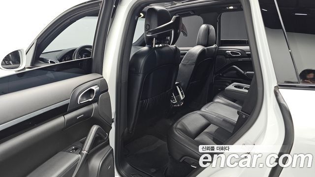 Porsche Cayenne 3.0 Diesel Platium Edition 958 2017 — фото 16