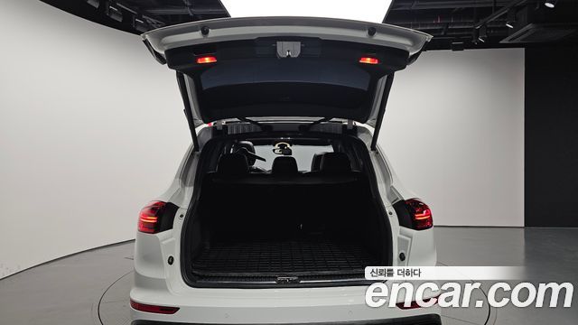 Porsche Cayenne 3.0 Diesel Platium Edition 958 2017 — фото 24