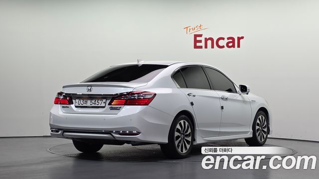 Honda Accord 2.0 Hybrid 9th 2017 — фото 2