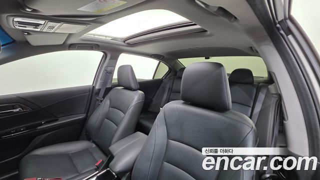 Honda Accord 2.0 Hybrid 9th 2017 — фото 11