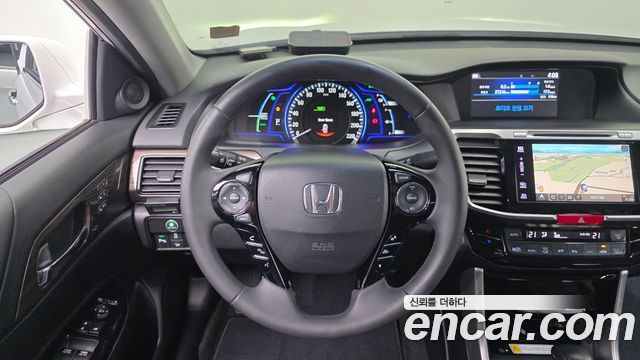 Honda Accord 2.0 Hybrid 9th 2017 — фото 16