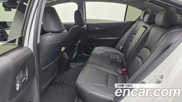 Honda Accord 2.0 Hybrid 9th 2017 — фото 26