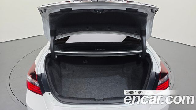 Honda Accord 2.0 Hybrid 9th 2017 — фото 33