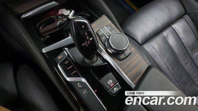 BMW 5 Series (G30) 520d xDrive M Sport Package Plus 2017 — фото 9