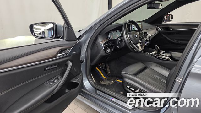BMW 5 Series (G30) 520d xDrive M Sport Package Plus 2017 — фото 10