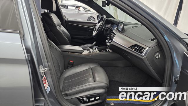 BMW 5 Series (G30) 520d xDrive M Sport Package Plus 2017 — фото 11
