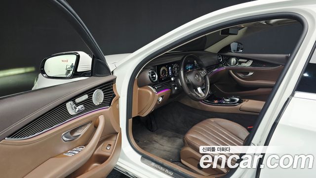 Mercedes-Benz E-Class (W213) E400 4MATIC Exclusive 2017 — фото 10