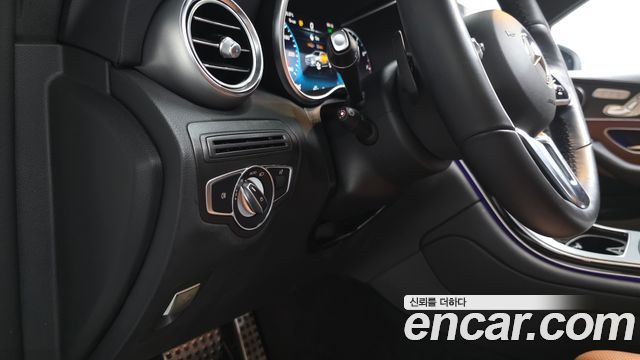 Mercedes-Benz GLC-Class (X253) GCL300 4MATIC Coupe 2023 — фото 29