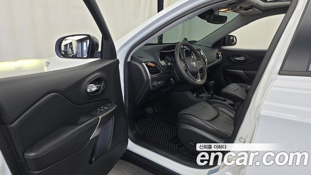 Jeep Cherokee (KL) 2.4 Limited AWD 2022 — фото 10