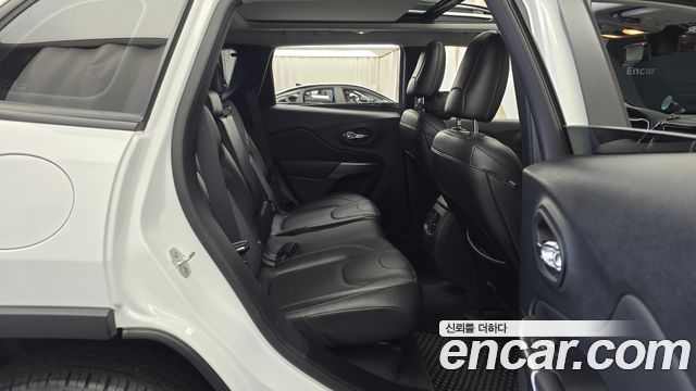 Jeep Cherokee (KL) 2.4 Limited AWD 2022 — фото 11
