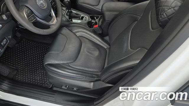 Jeep Cherokee (KL) 2.4 Limited AWD 2022 — фото 18