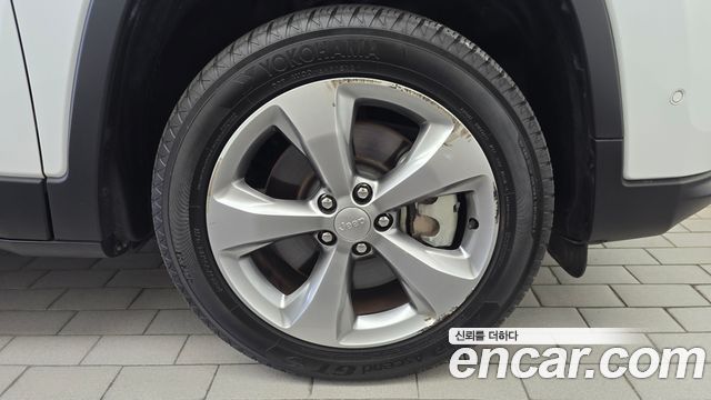Jeep Cherokee (KL) 2.4 Limited AWD 2022 — фото 21