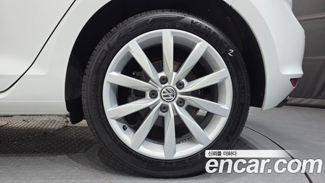 Volkswagen Golf (VII) 2.0 TDI 2015 — фото 21