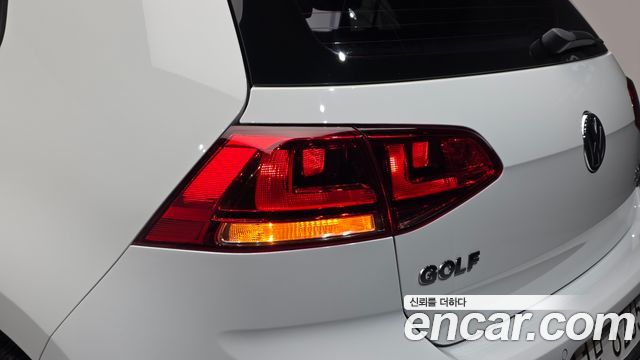 Volkswagen Golf (VII) 2.0 TDI 2015 — фото 23