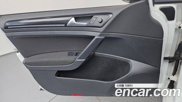 Volkswagen Golf (VII) 2.0 TDI 2015 — фото 24
