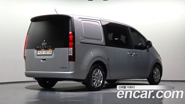 Hyundai Staria Cargo 5-Seater Modern 2022 — фото 2
