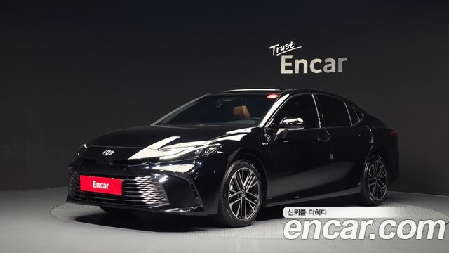 Toyota Camry (XV80) 2.5 XLE Hybrid 2025 — фото 1