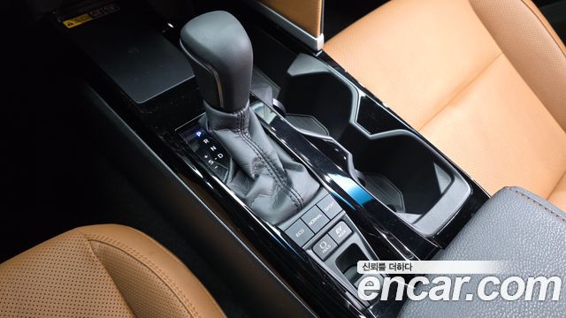 Toyota Camry (XV80) 2.5 XLE Hybrid 2025 — фото 9
