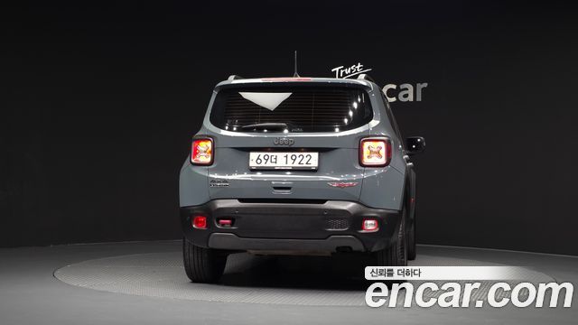 Jeep Renegade 2.0 Diesel Tailhawk AWD 2018 — фото 4