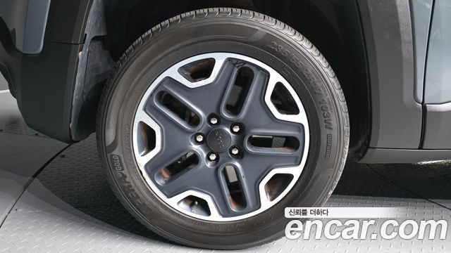 Jeep Renegade 2.0 Diesel Tailhawk AWD 2018 — фото 5