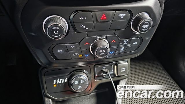 Jeep Renegade 2.0 Diesel Tailhawk AWD 2018 — фото 16