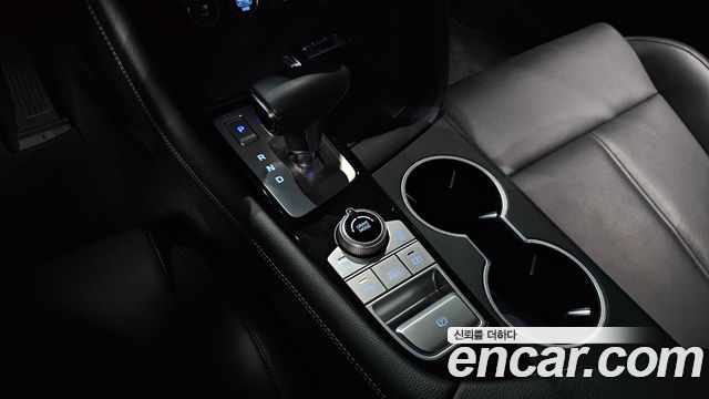 Genesis G70 Shooting Brake Gasoline 2.0T 2WD 2023 — фото 9