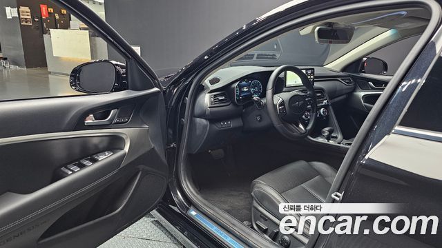Genesis G70 Shooting Brake Gasoline 2.0T 2WD 2023 — фото 10