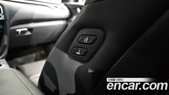 Genesis G70 Shooting Brake Gasoline 2.0T 2WD 2023 — фото 18