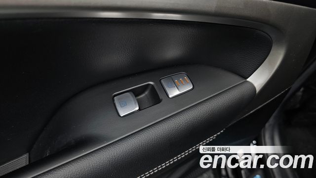 Genesis G70 Shooting Brake Gasoline 2.0T 2WD 2023 — фото 19