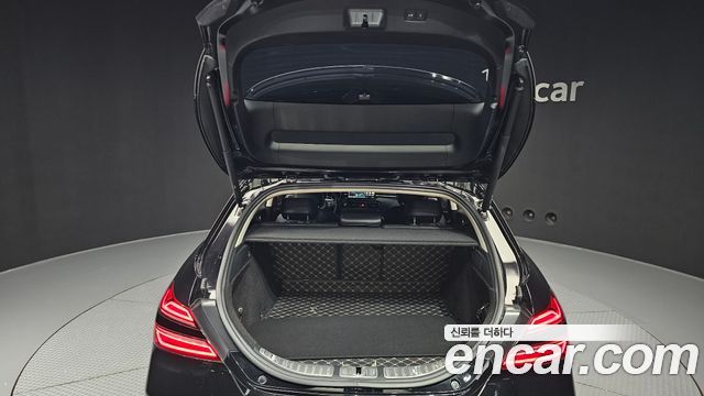 Genesis G70 Shooting Brake Gasoline 2.0T 2WD 2023 — фото 20