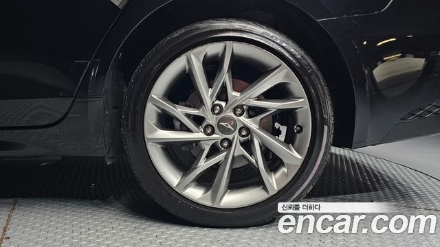 Genesis G70 Shooting Brake Gasoline 2.0T 2WD 2023 — фото 21