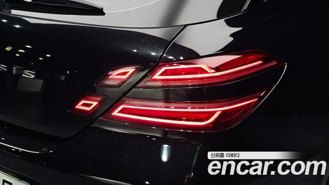 Genesis G70 Shooting Brake Gasoline 2.0T 2WD 2023 — фото 23