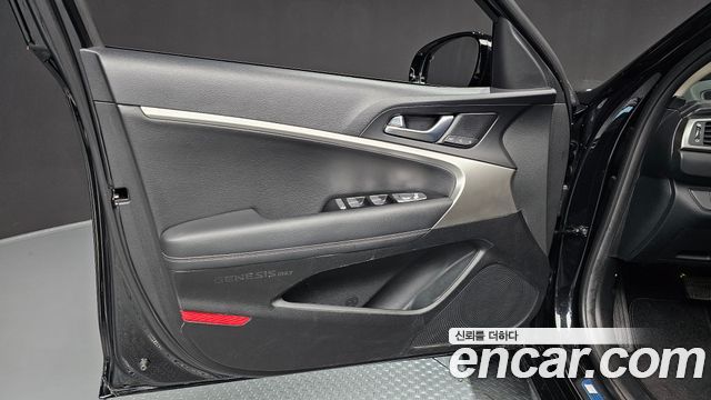 Genesis G70 Shooting Brake Gasoline 2.0T 2WD 2023 — фото 24