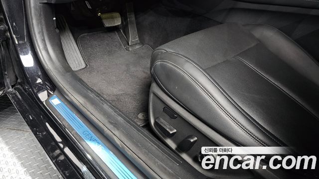 Genesis G70 Shooting Brake Gasoline 2.0T 2WD 2023 — фото 33