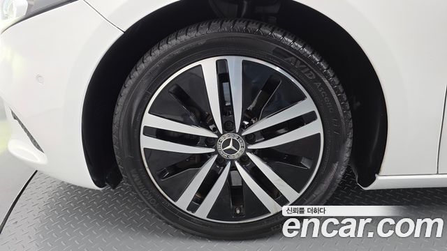 Mercedes-Benz A-Class (W177) A220 Sedan 2021 — фото 5