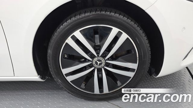 Mercedes-Benz A-Class (W177) A220 Sedan 2021 — фото 21