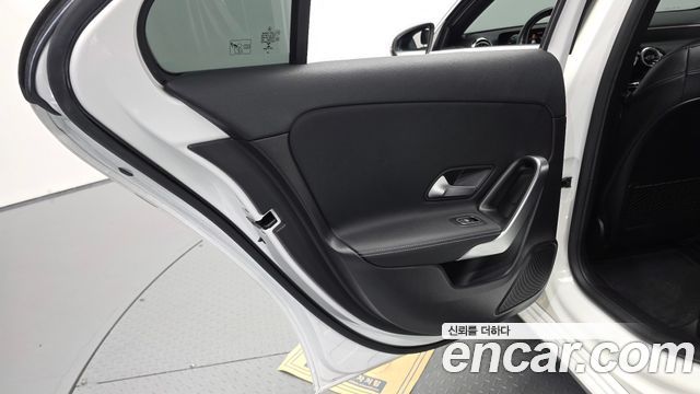Mercedes-Benz A-Class (W177) A220 Sedan 2021 — фото 25