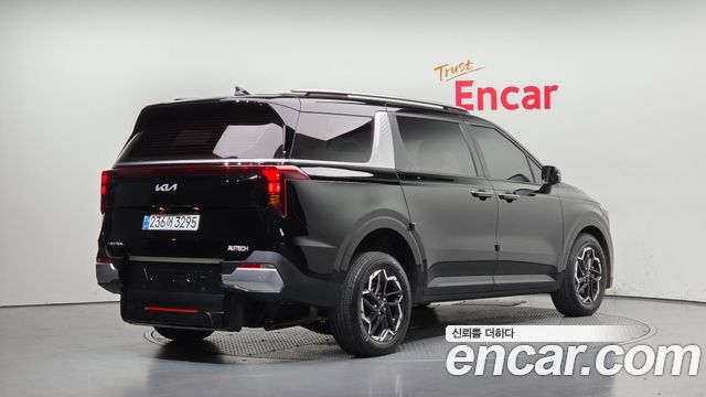 Kia Carnival (IV) Gasoline 5 Seater Wheelchair lift 2024 — фото 2