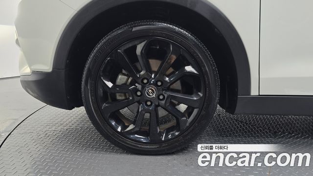 KG Mobility (SsangYong) Tivoli LX 2WD HI-DLX 2015 — фото 5