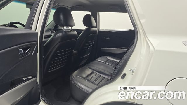 KG Mobility (SsangYong) Tivoli LX 2WD HI-DLX 2015 — фото 15