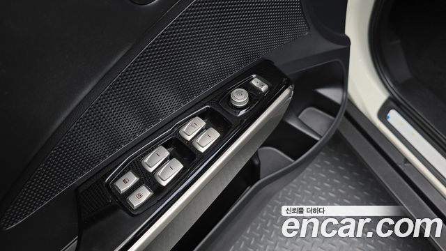 KG Mobility (SsangYong) Tivoli LX 2WD HI-DLX 2015 — фото 19