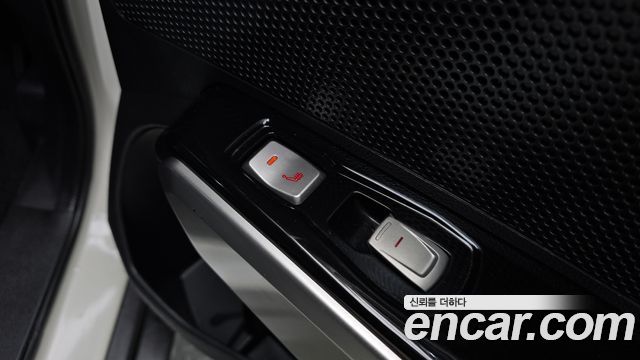 KG Mobility (SsangYong) Tivoli LX 2WD HI-DLX 2015 — фото 20