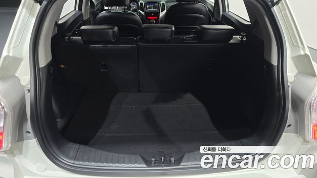 KG Mobility (SsangYong) Tivoli LX 2WD HI-DLX 2015 — фото 24